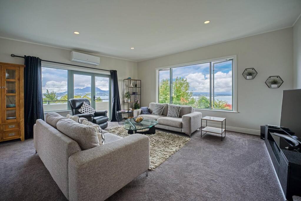 Stunning Lake Views