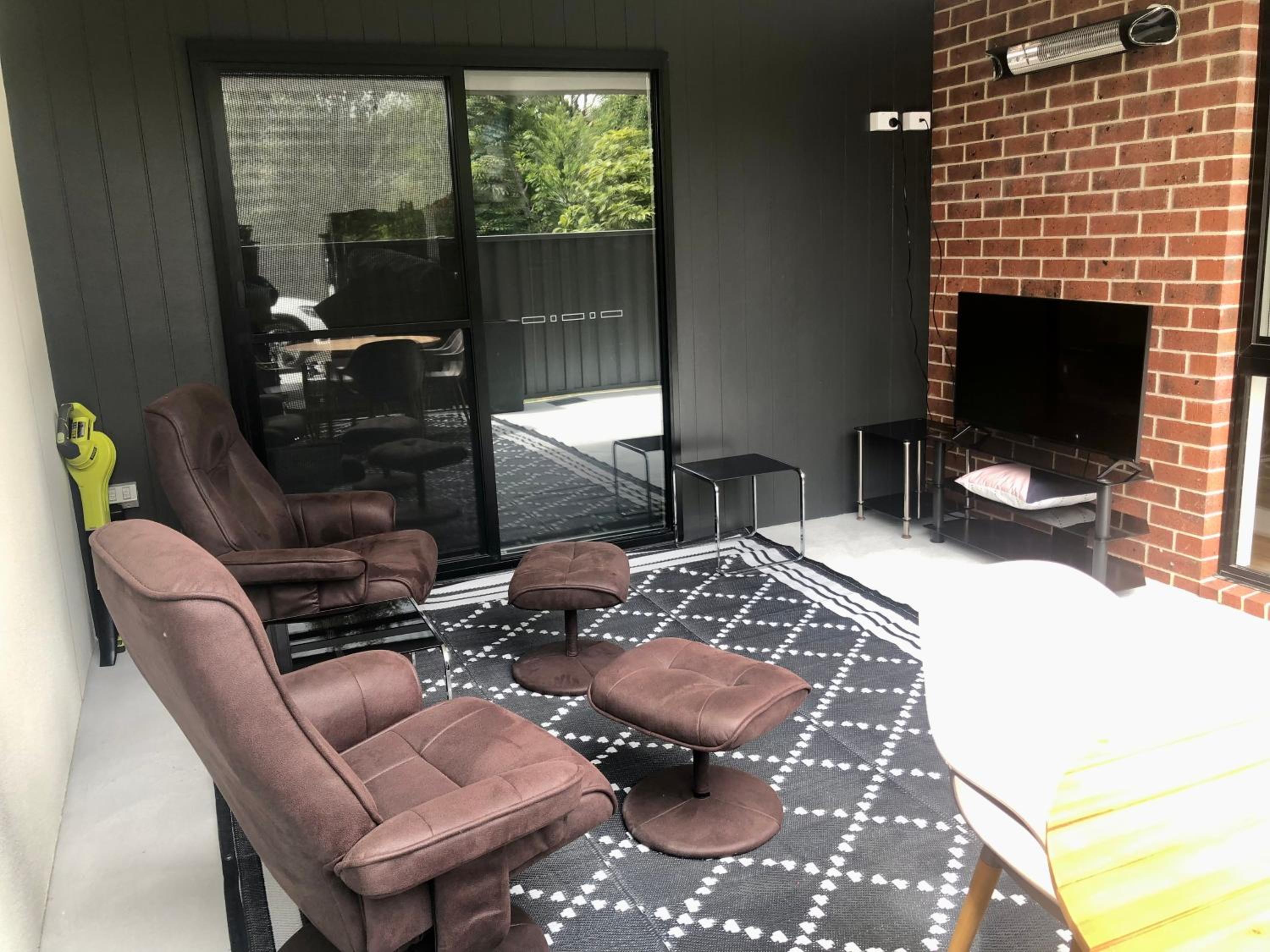 Superior & Luxe 2BR Apartment Villas Al Fresco Patio Free Parking & WIFI