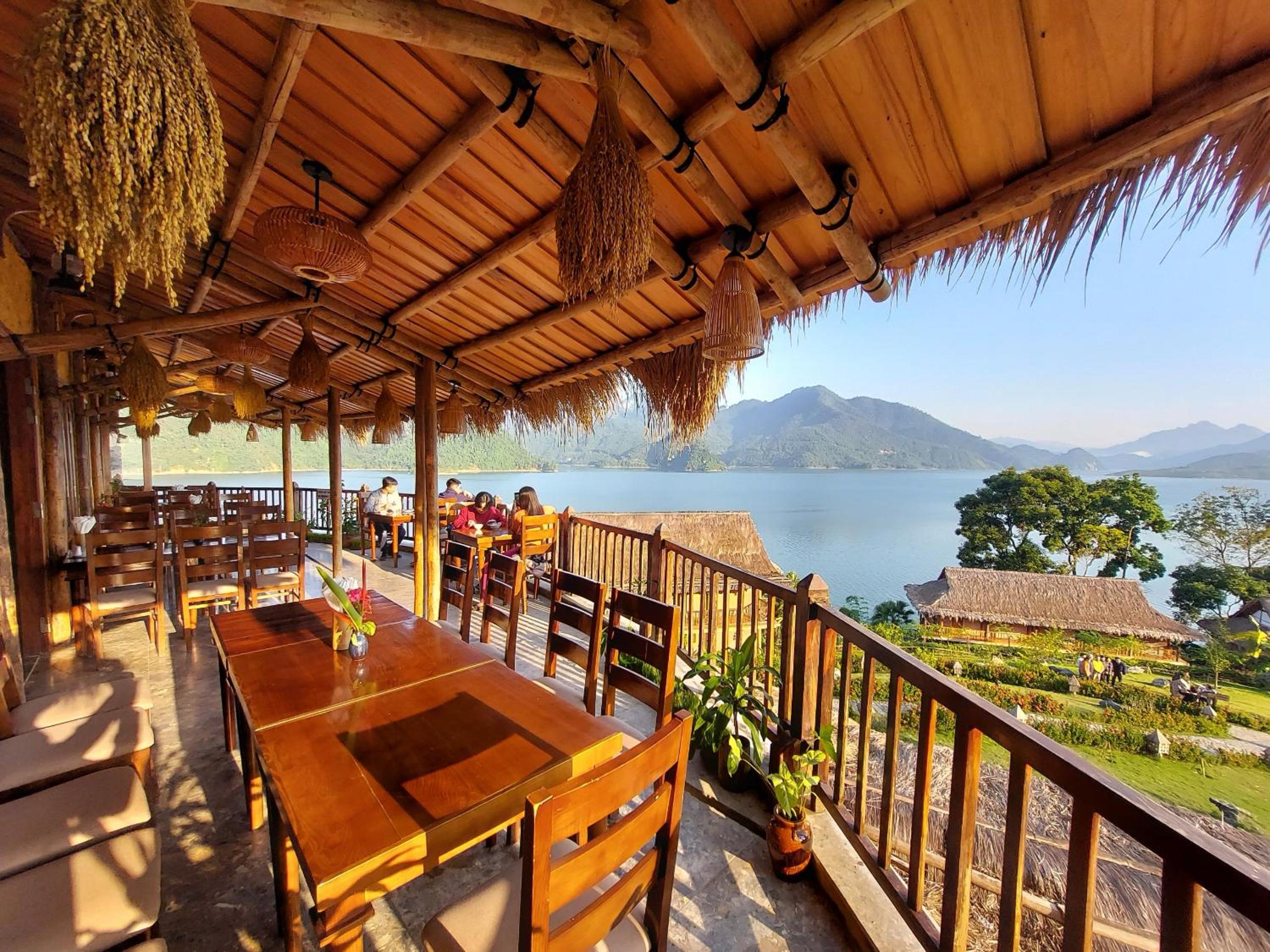 Mai Chau Hideaway Lake Resort