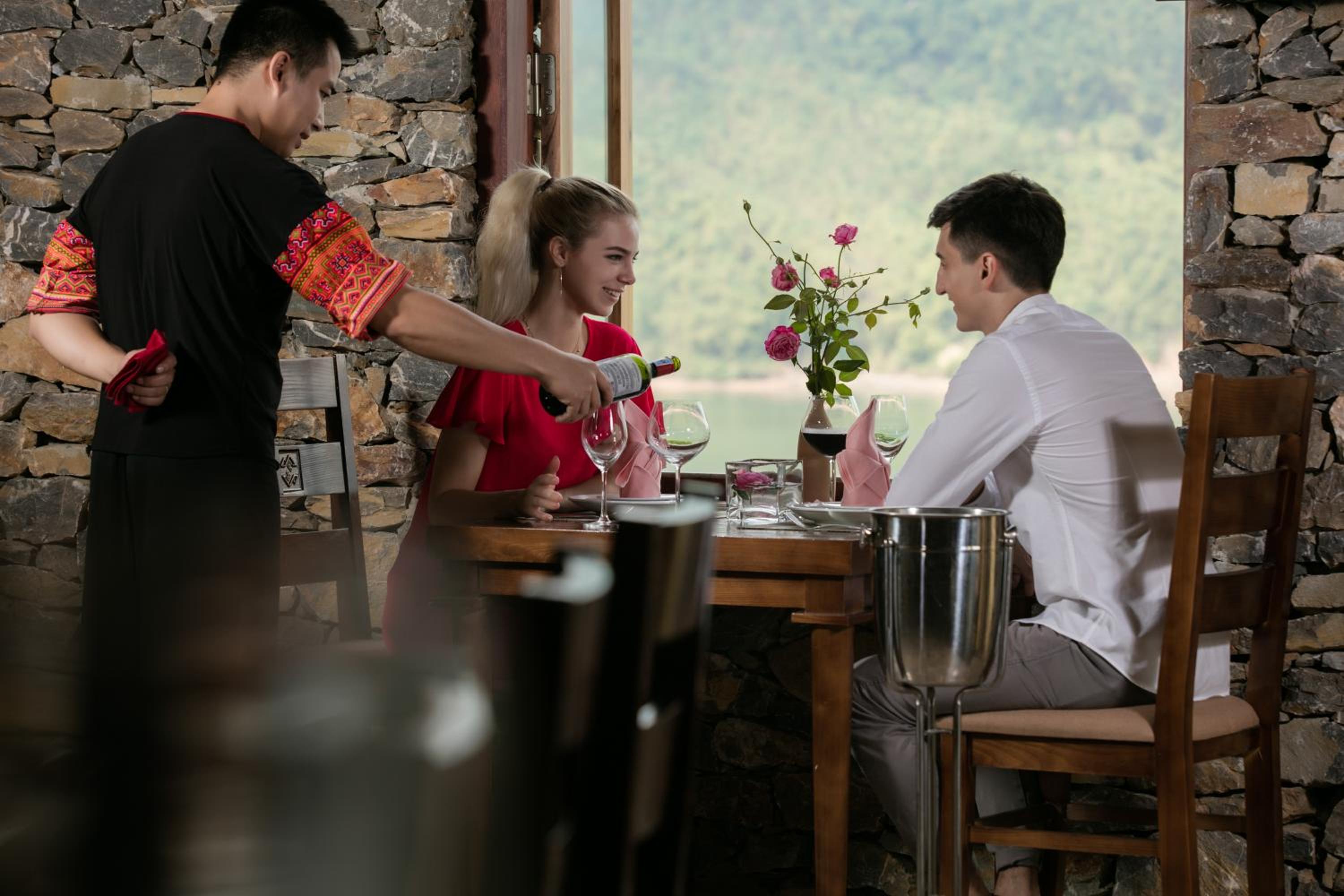 Mai Chau Hideaway Lake Resort
