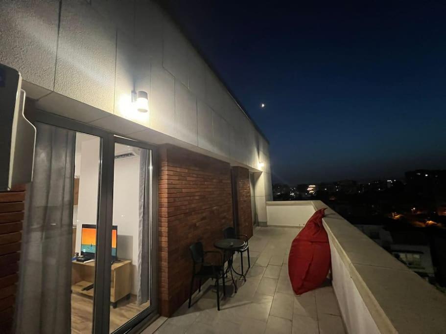 Thyamis Apartment