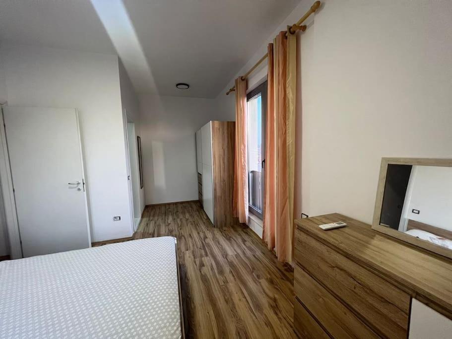 Thyamis Apartment