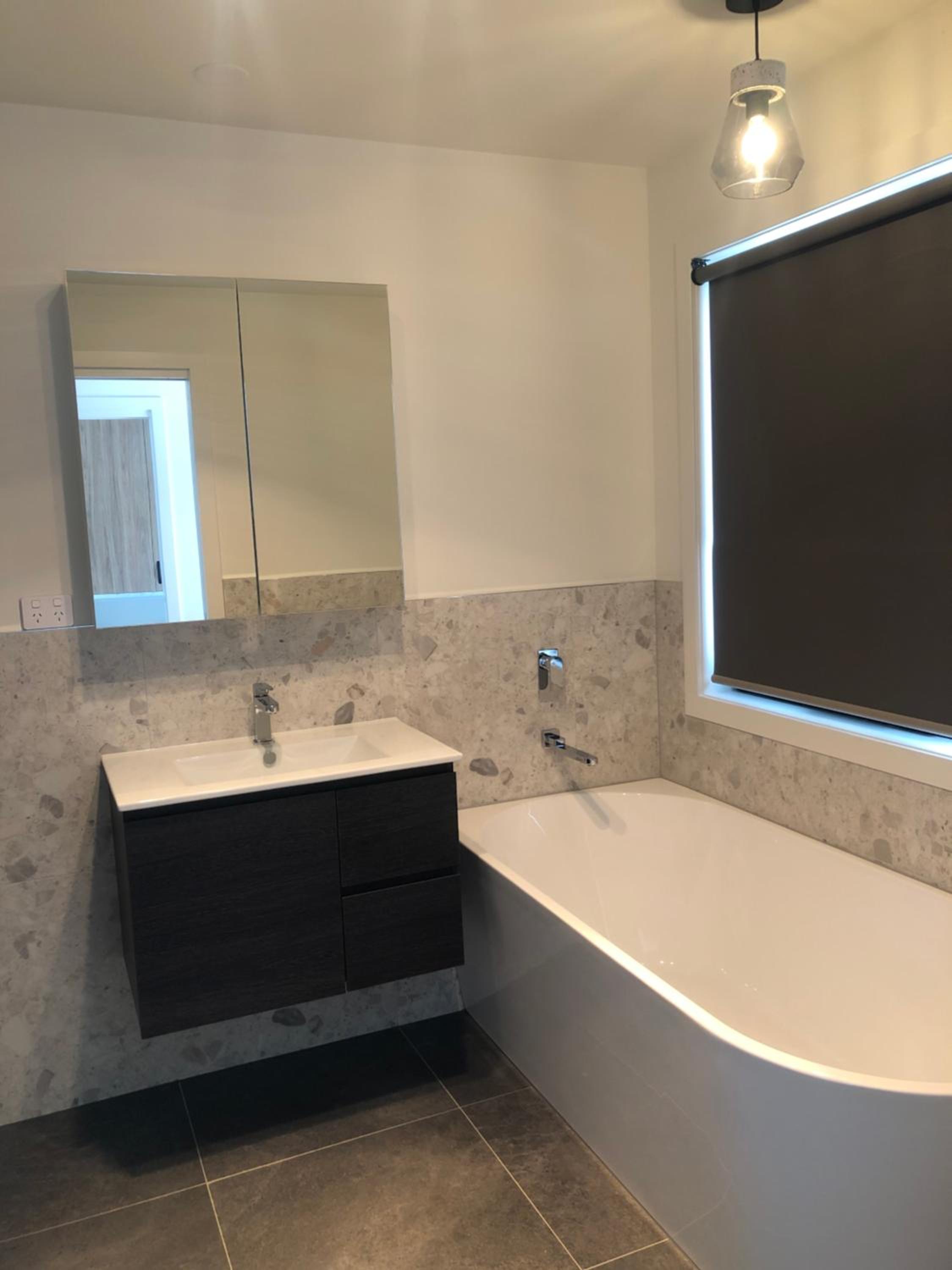 Superior & Luxe 2BR Apartment Villas Al Fresco Patio Free Parking & WIFI