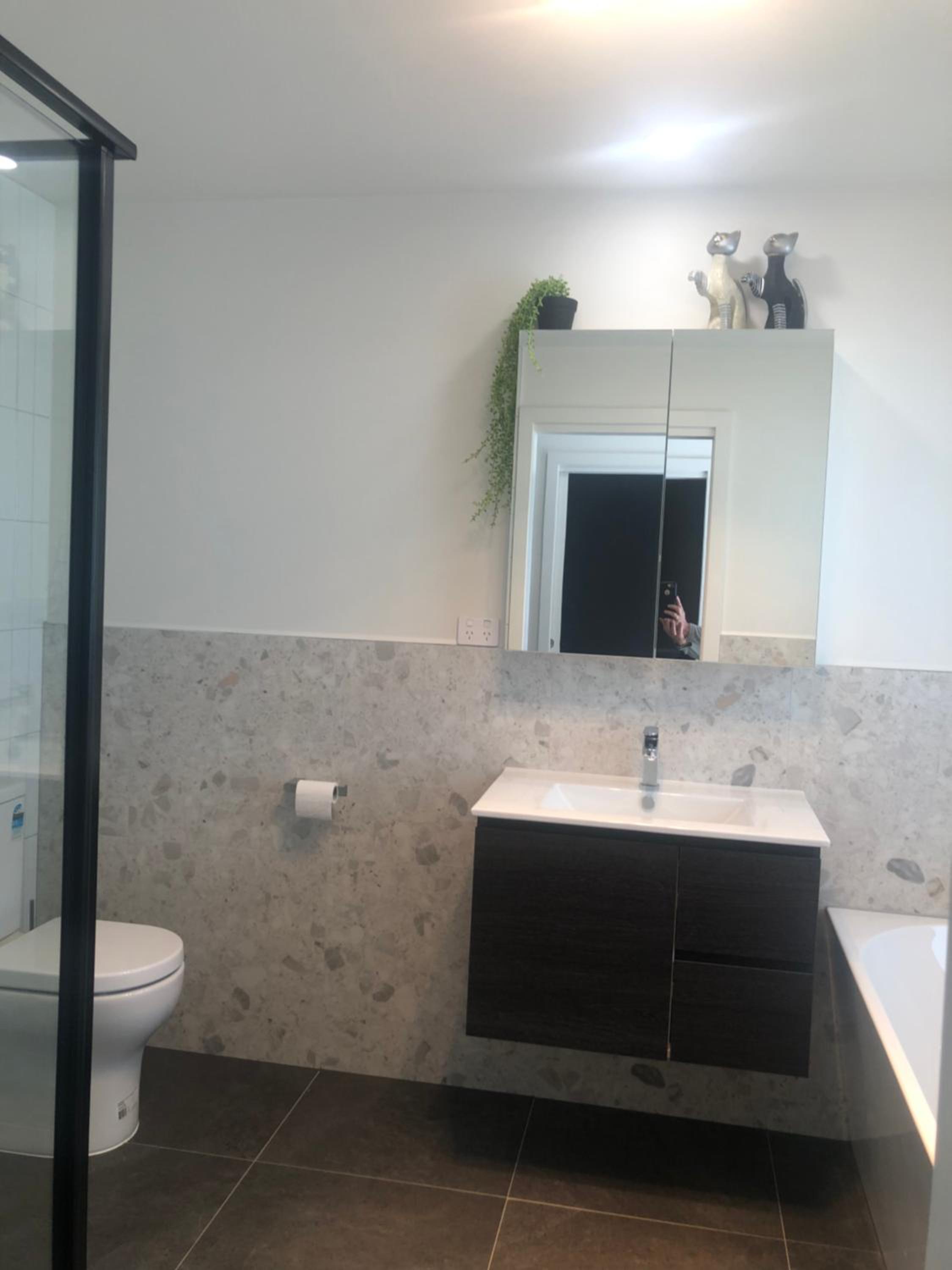 Superior & Luxe 2BR Apartment Villas Al Fresco Patio Free Parking & WIFI
