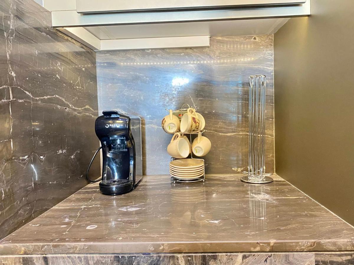 DH58 - High end 1BR, Palm views in Damac Heights tower