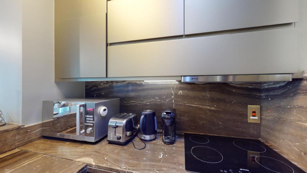DH58 - High end 1BR, Palm views in Damac Heights tower