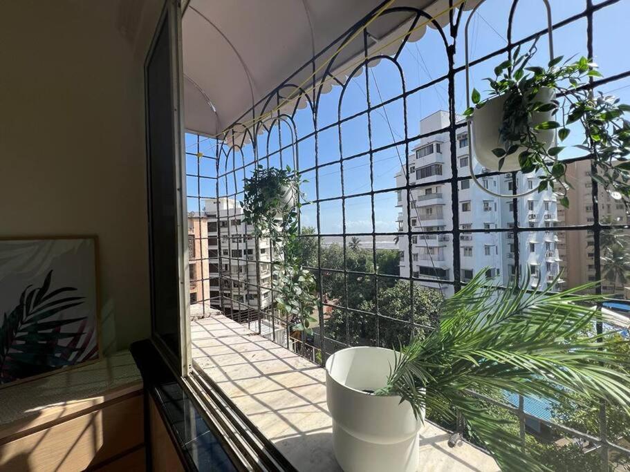 Mon Desire 5, Perry Cross Rd, Bandra West by Connekt Homes view 2