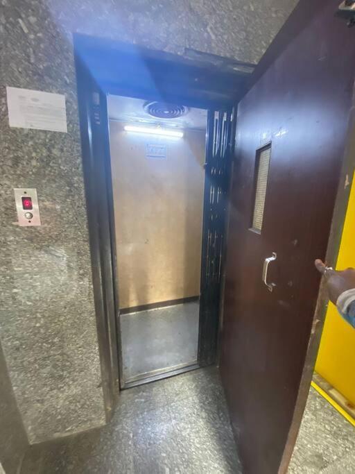 Mon Desire 5, Perry Cross Rd, Bandra West by Connekt Homes view 4