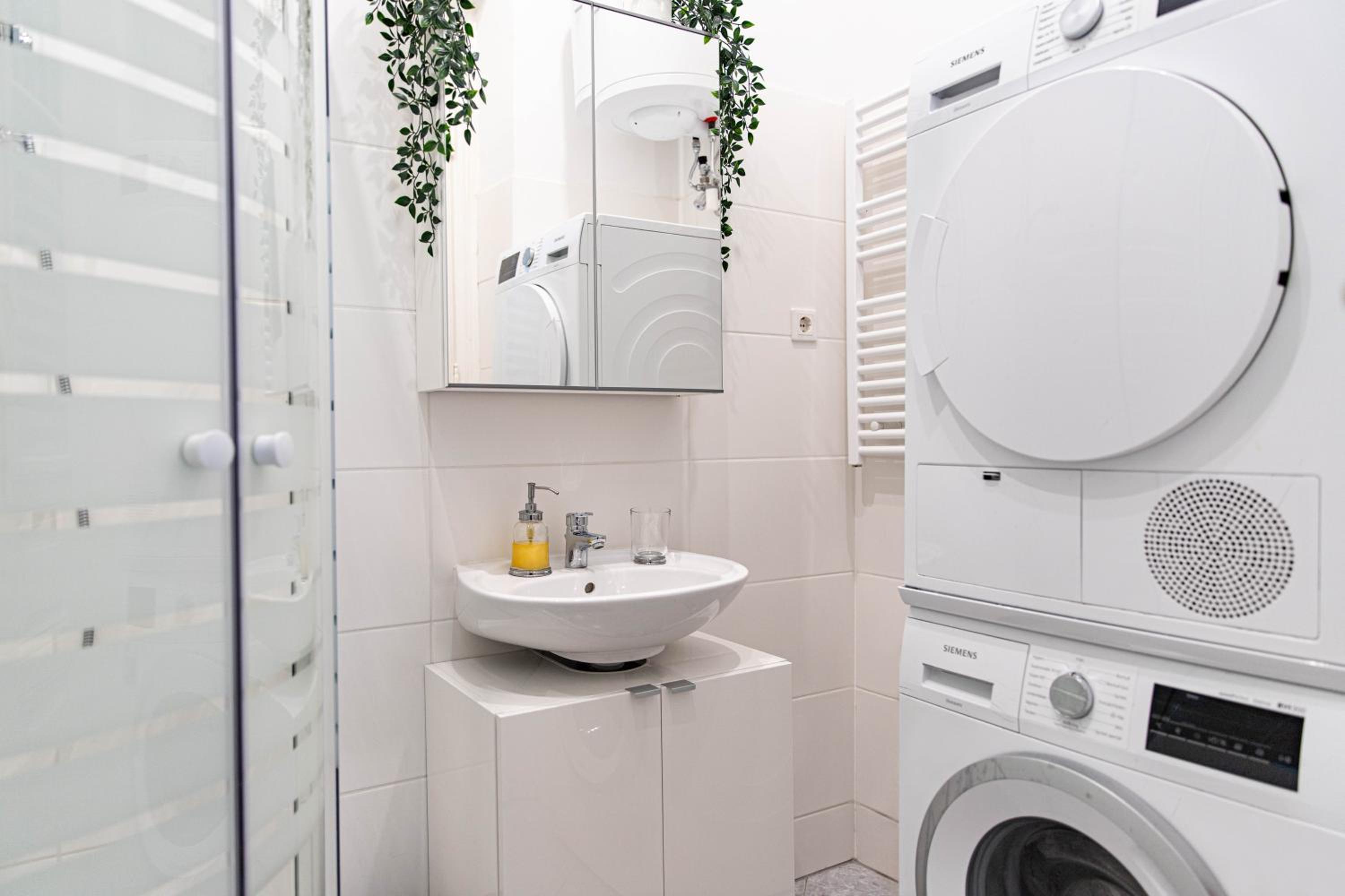 Spacious Apartments, 3 min to U1 Reumannplatz