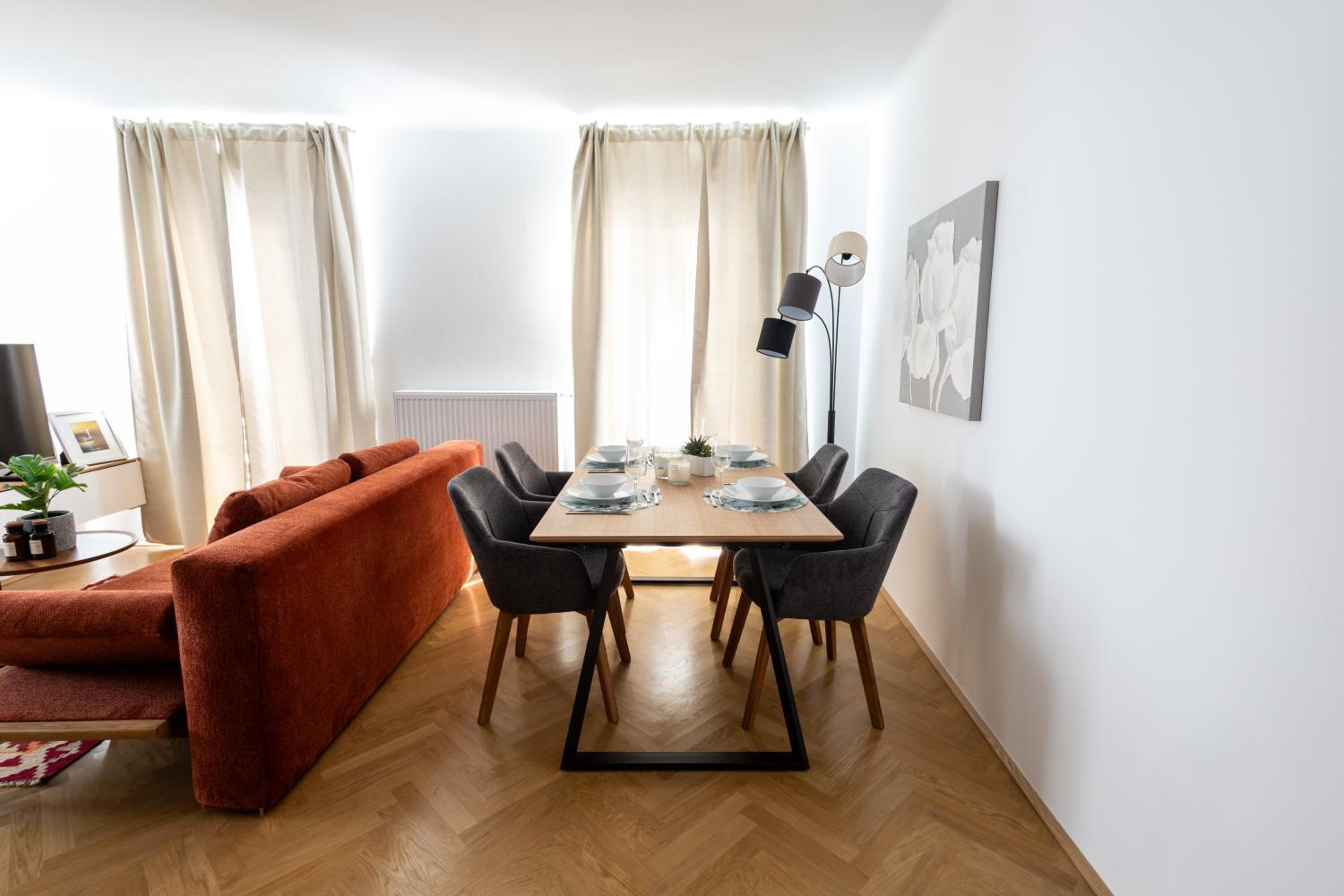 Family retreat on the Danube I 10 minute walk to city centre
