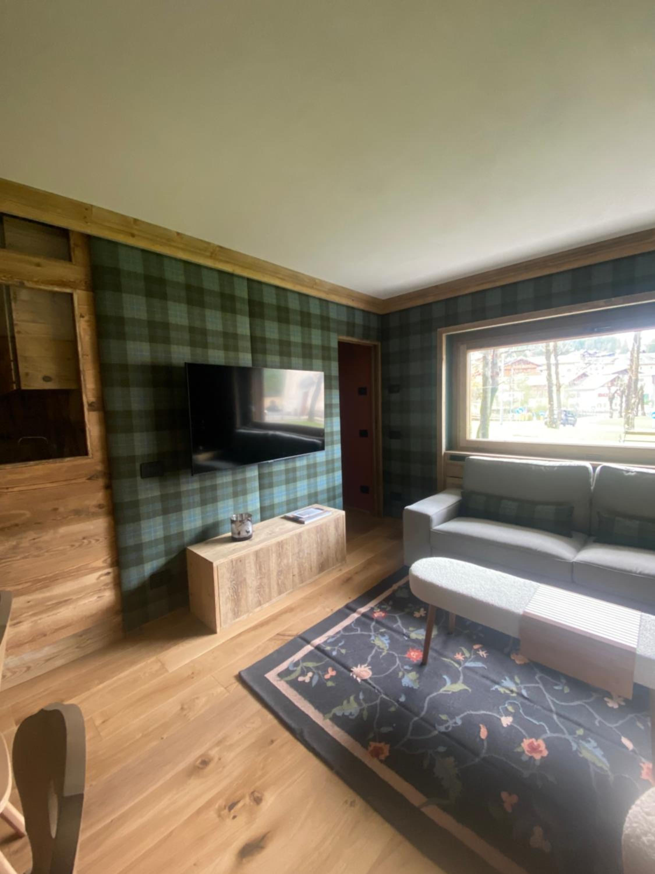 Cortina Center Design Apartment with Private Parking
