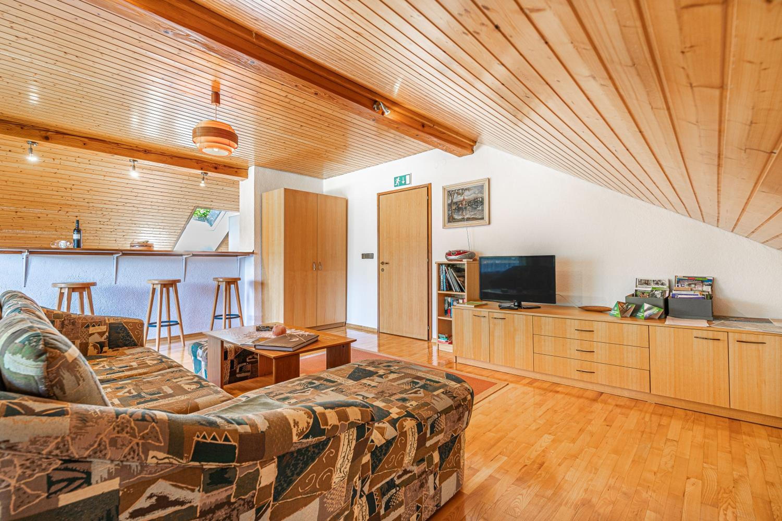 House Mavko Near Lake Cerknica - Happy Rentals view 4
