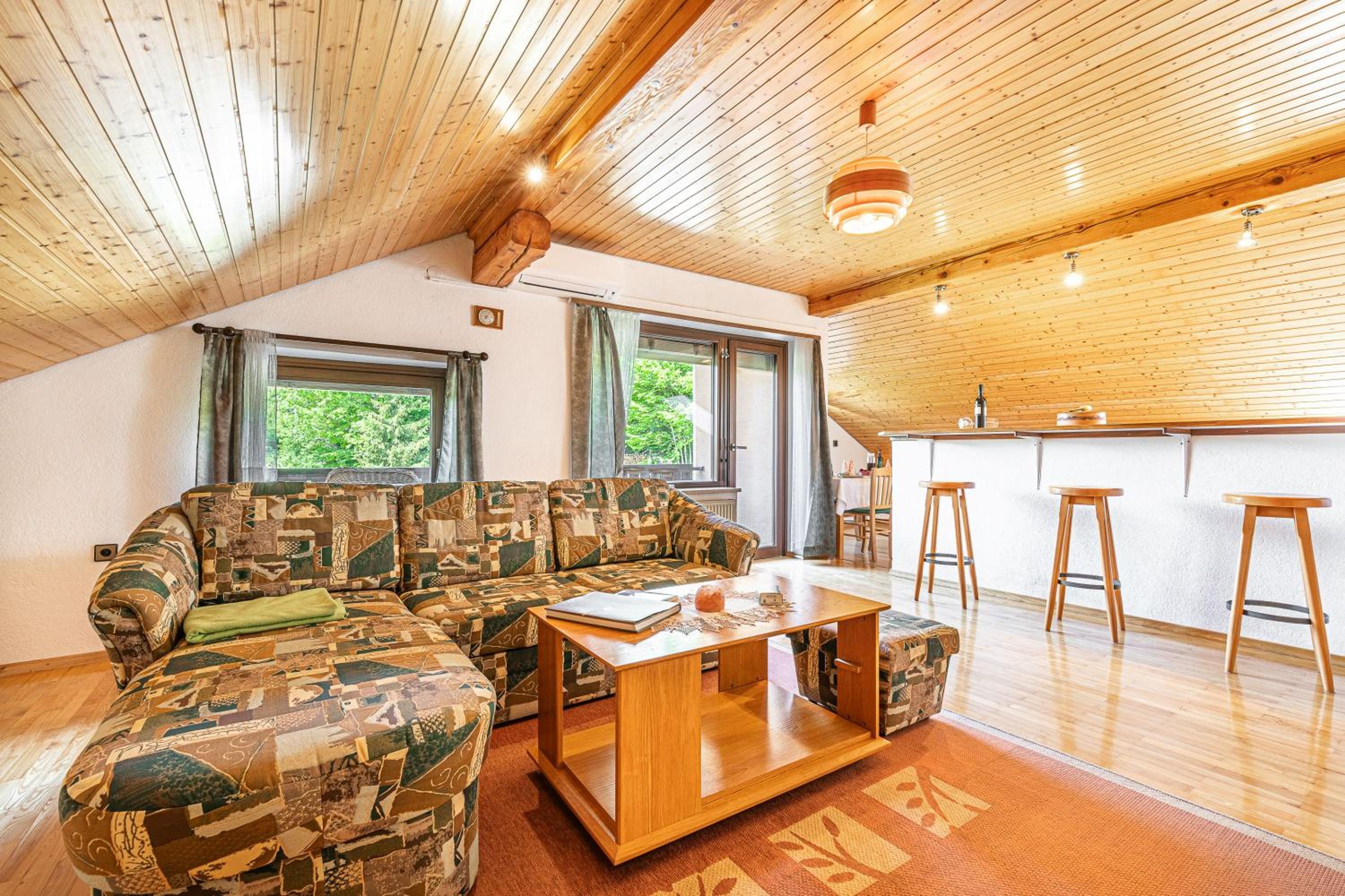 House Mavko Near Lake Cerknica - Happy Rentals view 3