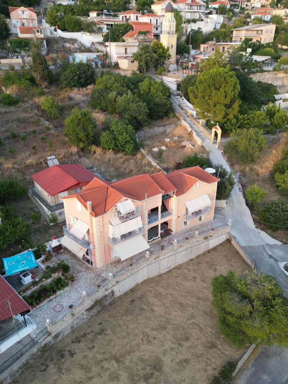 Victoria's Apartments view 4