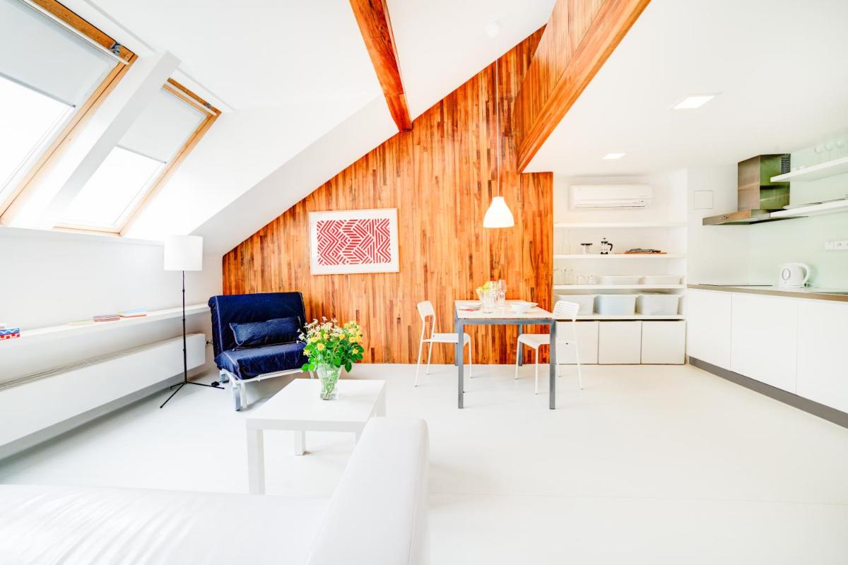 Happy Apartment