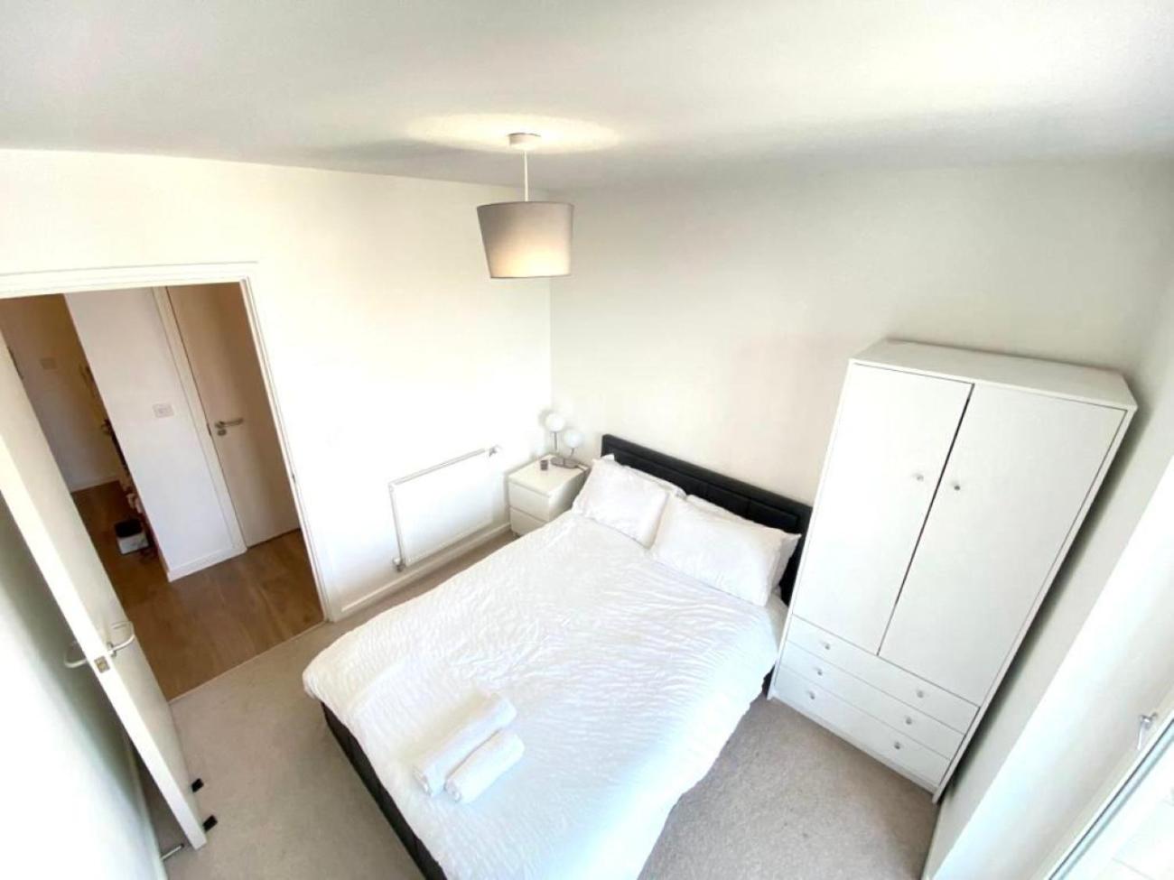Canning Town 2 Bed Apartment