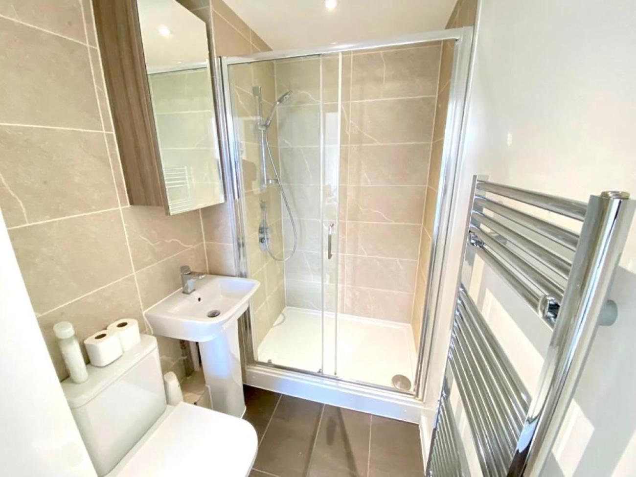 Canning Town 2 Bed Apartment