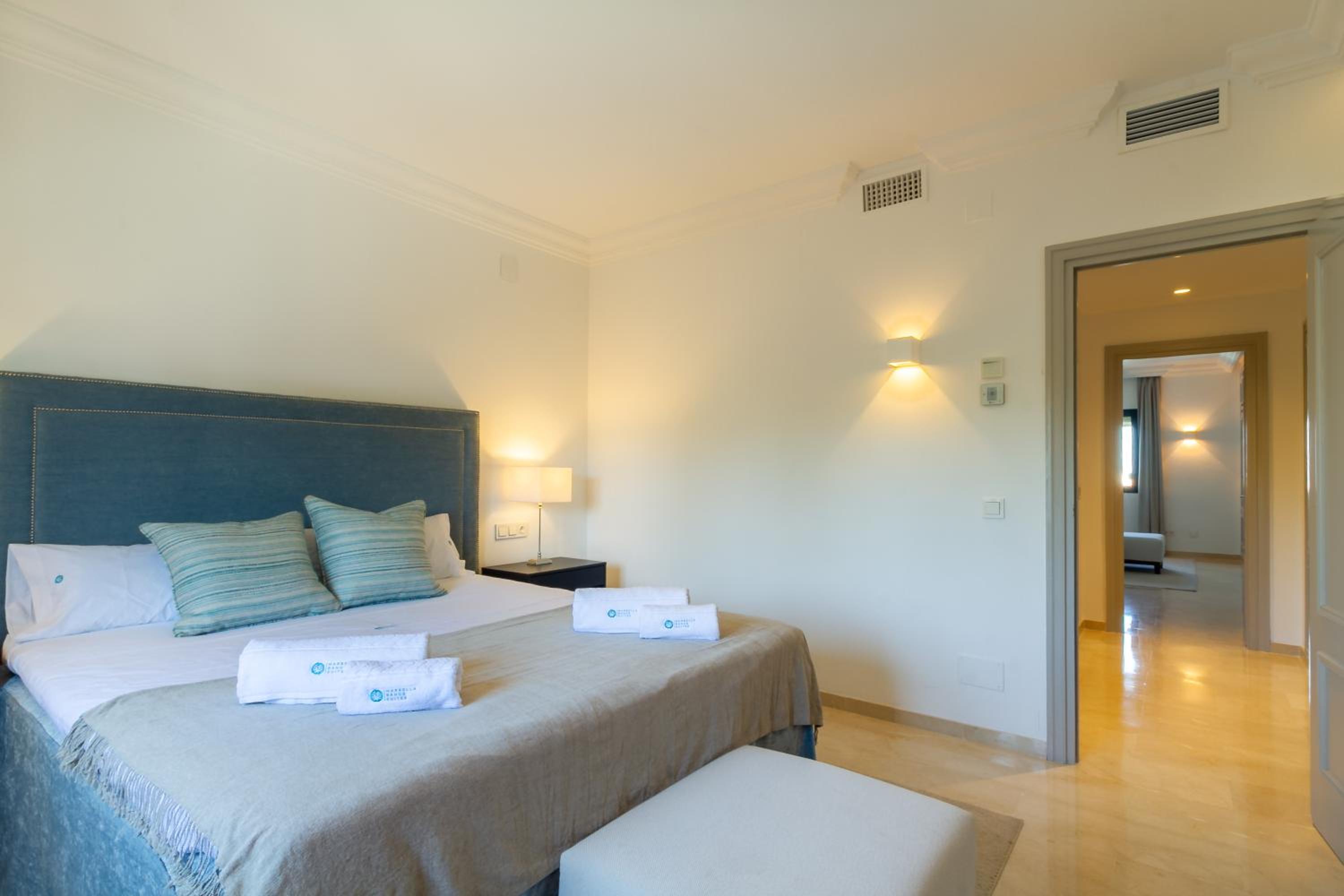 MARBELLA BANUS SUITES - Nueva Andalucia Banus Sea Views Apartment
