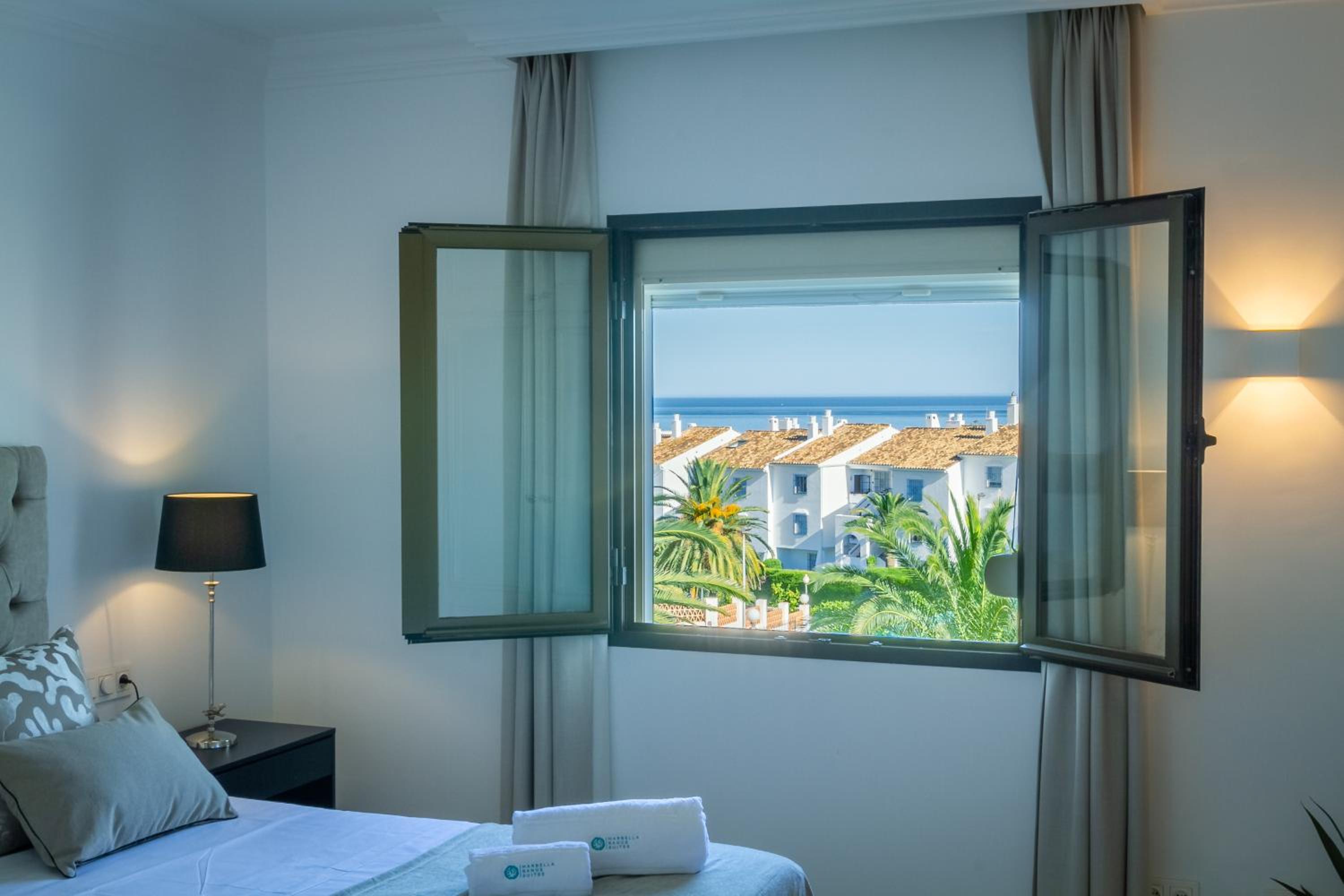 MARBELLA BANUS SUITES - Nueva Andalucia Banus Sea Views Apartment