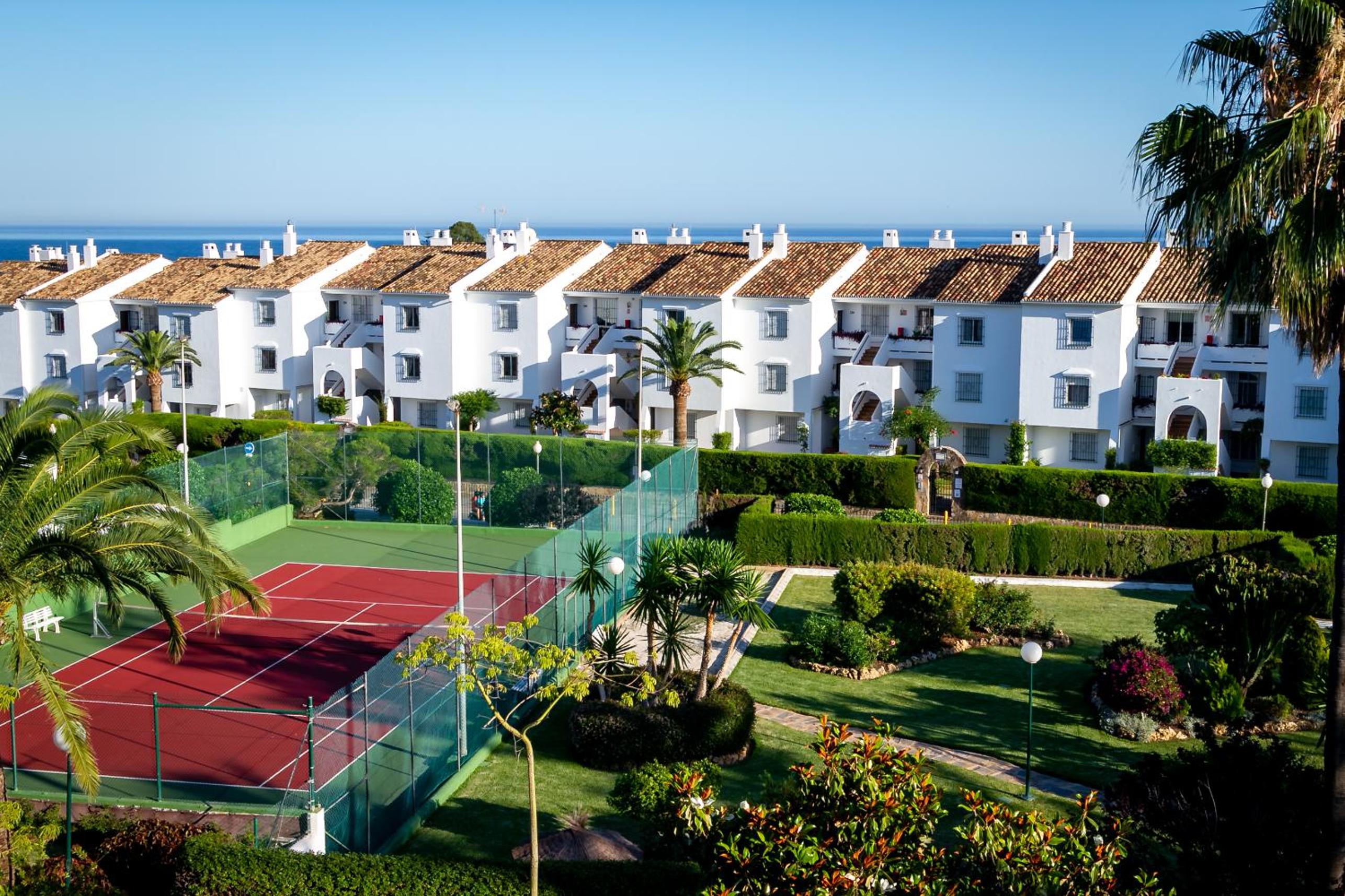 MARBELLA BANUS SUITES - Nueva Andalucia Banus Sea Views Apartment