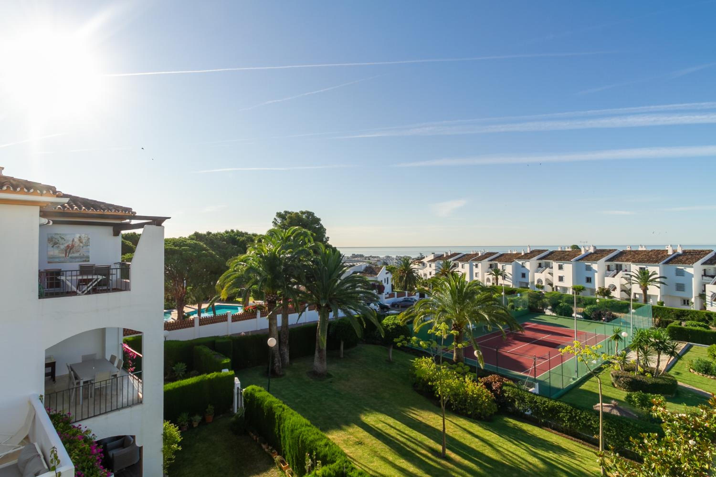 MARBELLA BANUS SUITES - Nueva Andalucia Banus Sea Views Apartment