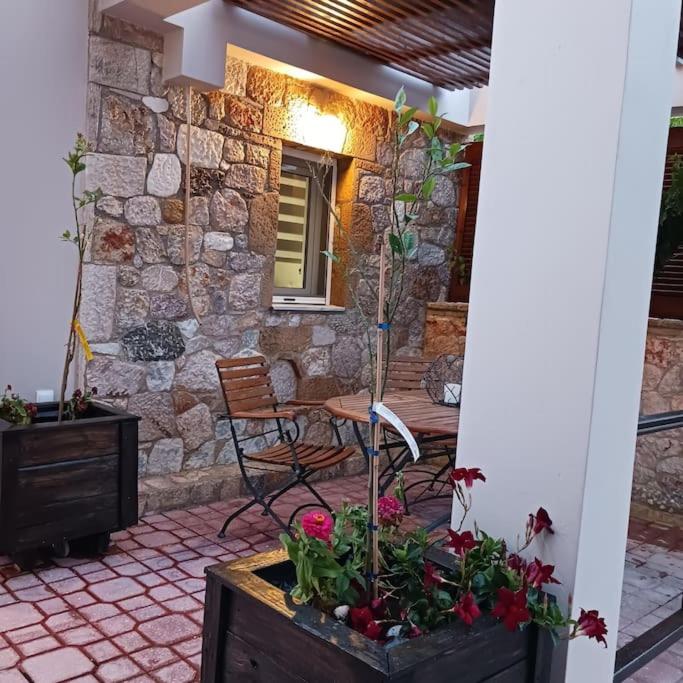 Boutique Eptalofos 15min from airport and sea view 5