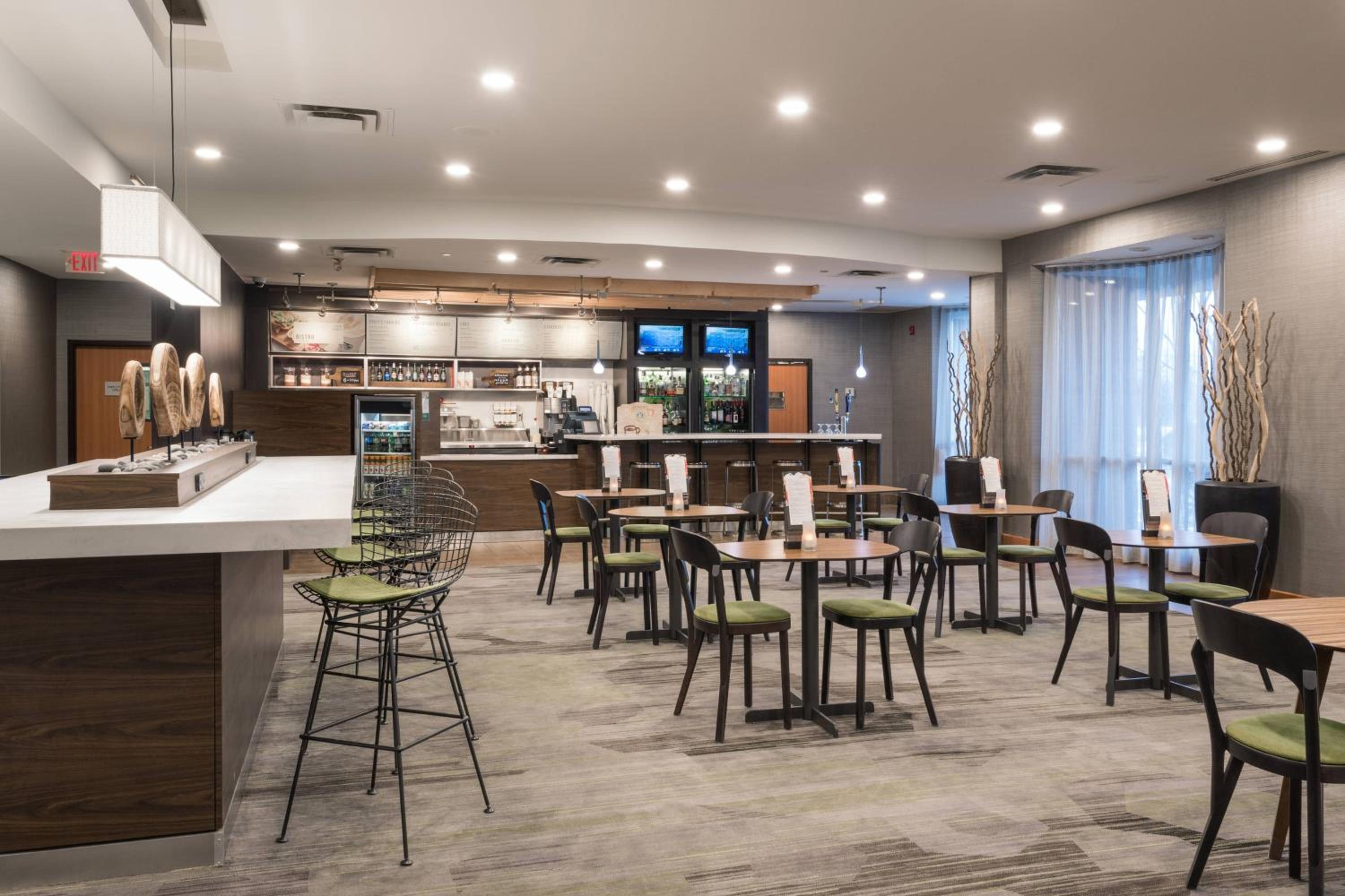 Courtyard by Marriott Toronto Vaughan - Property Image 12