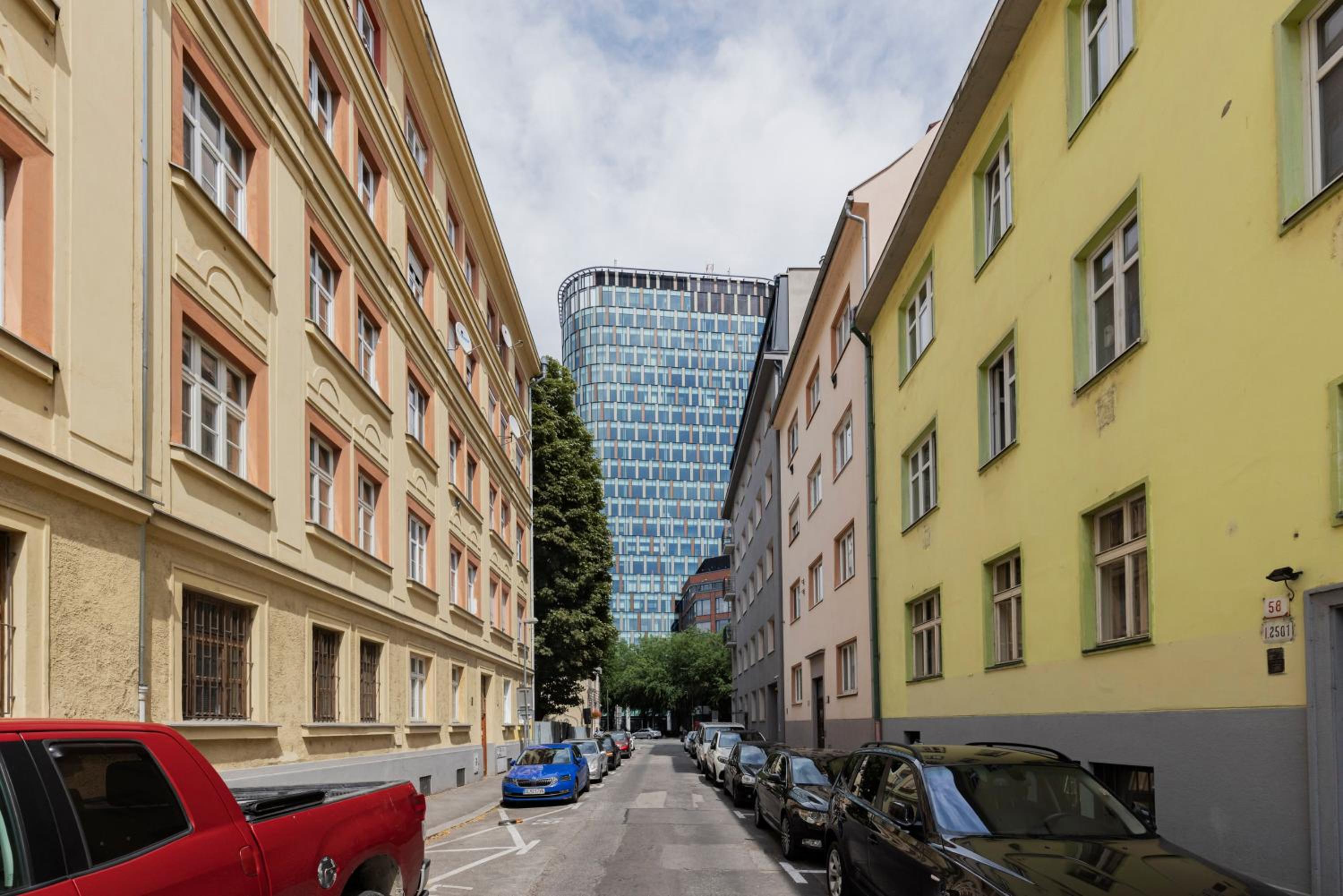 GENeve - old town apartment Bratislava view 5