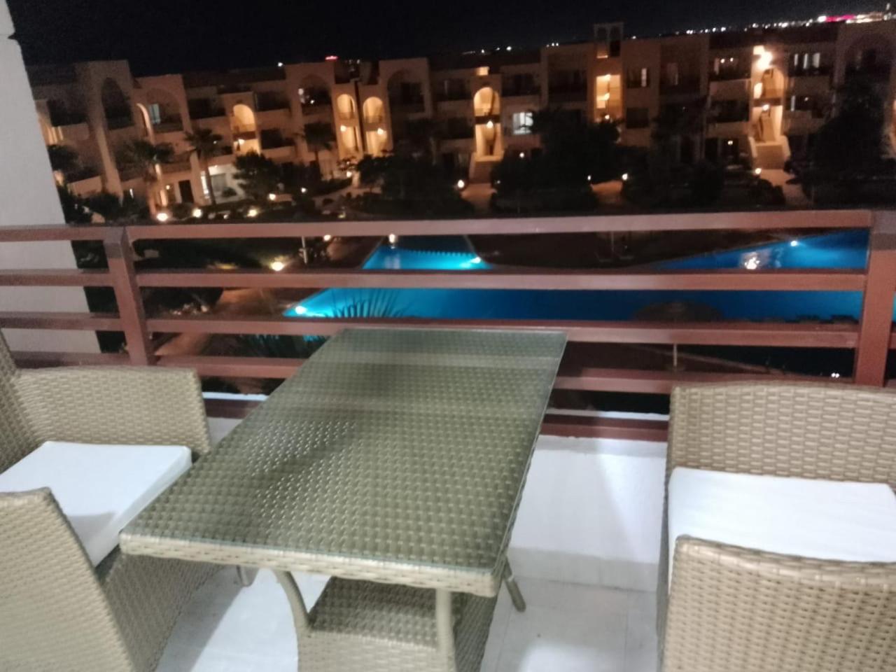 Luxus Designer Apartment in Sunny Lakes 2 ganz nah am Zentrum Naama Bay 75 m2 direkt am Pool - 2 Bakone Obergeschoss bis zu 5 Personen buchbar