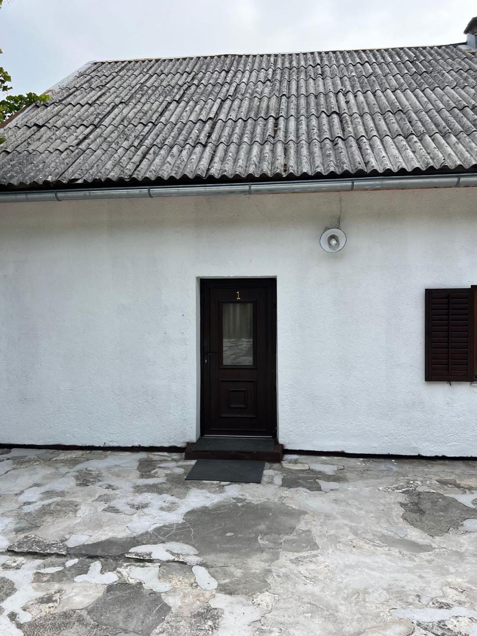 Apartments Jezerce 28