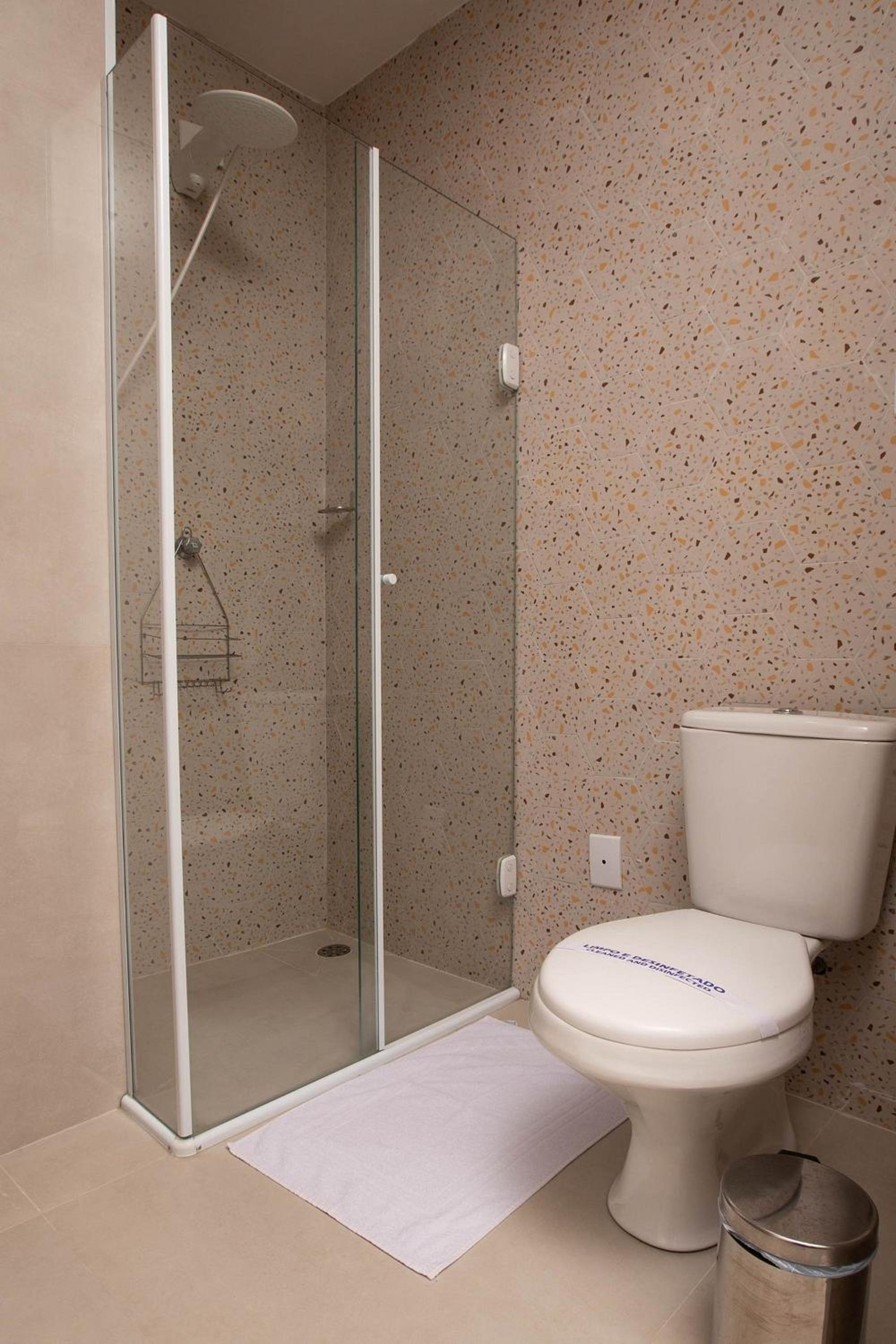 Prédio central com apartamentos reformados