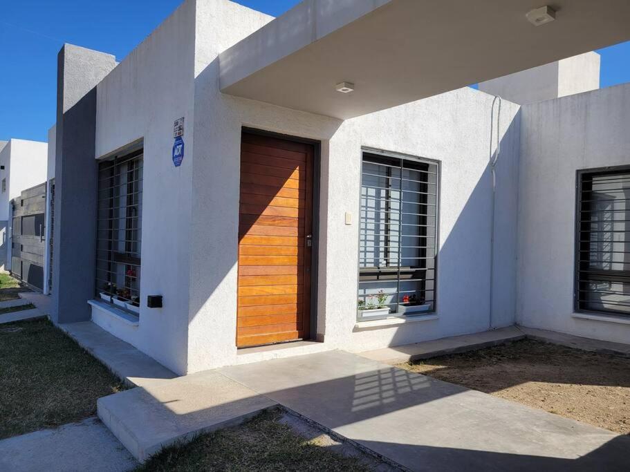 Casa Amplia y Tranquila con Garage