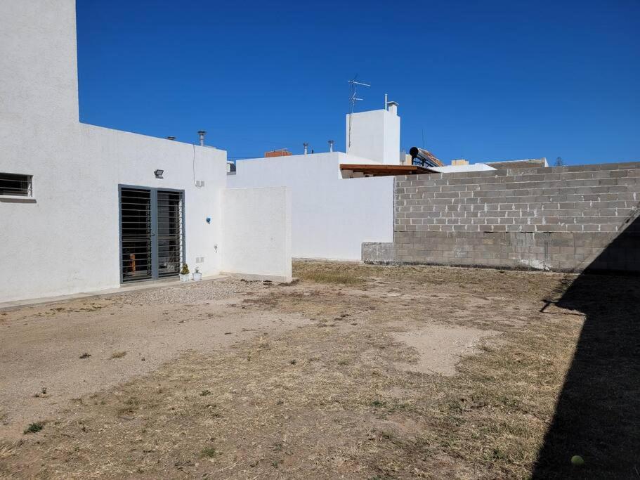 Casa Amplia y Tranquila con Garage