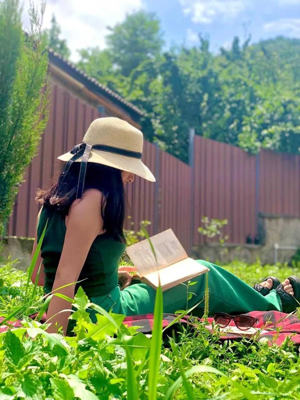 VaLiVa Sanahin Guest House