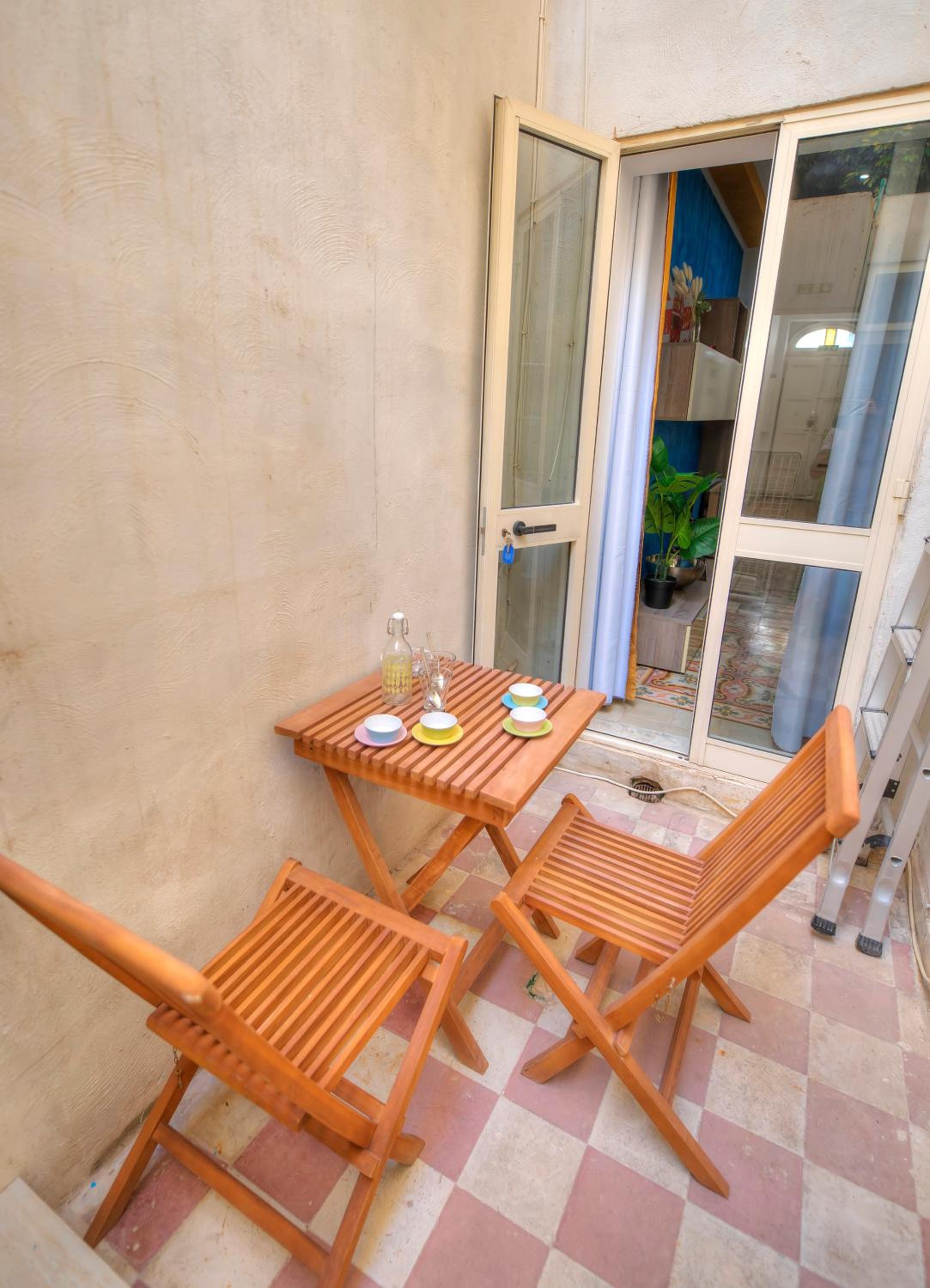 Charming 2 bedroom townhouse, internal yard JDES1-1 view 4