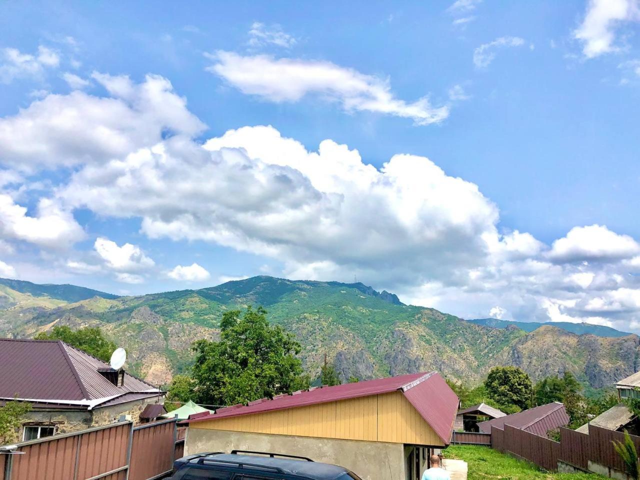 VaLiVa Sanahin Guest House
