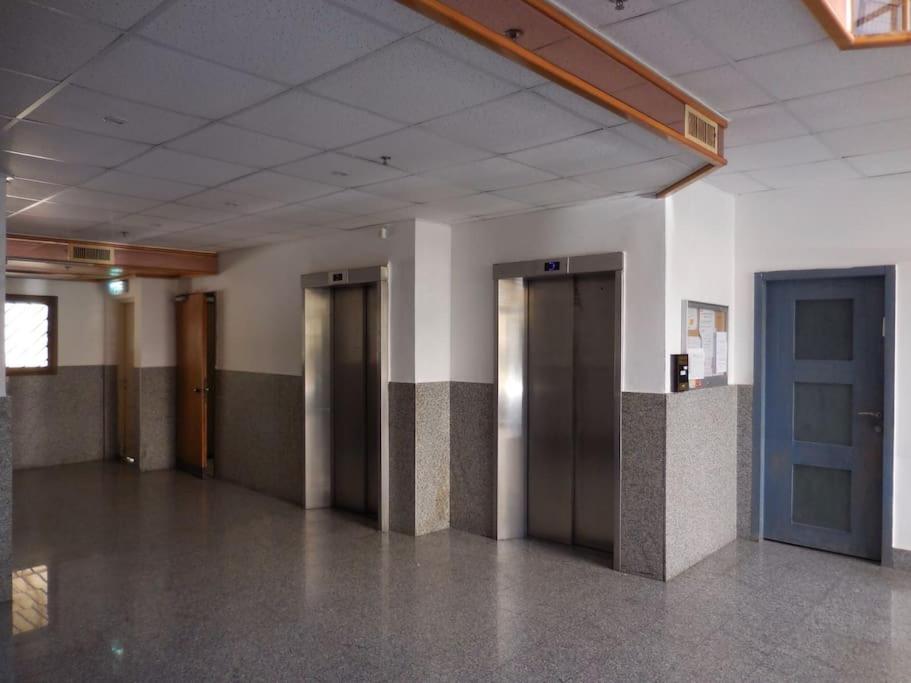 Bel appartement Kikar Hatzmaout, centre et plage view 4