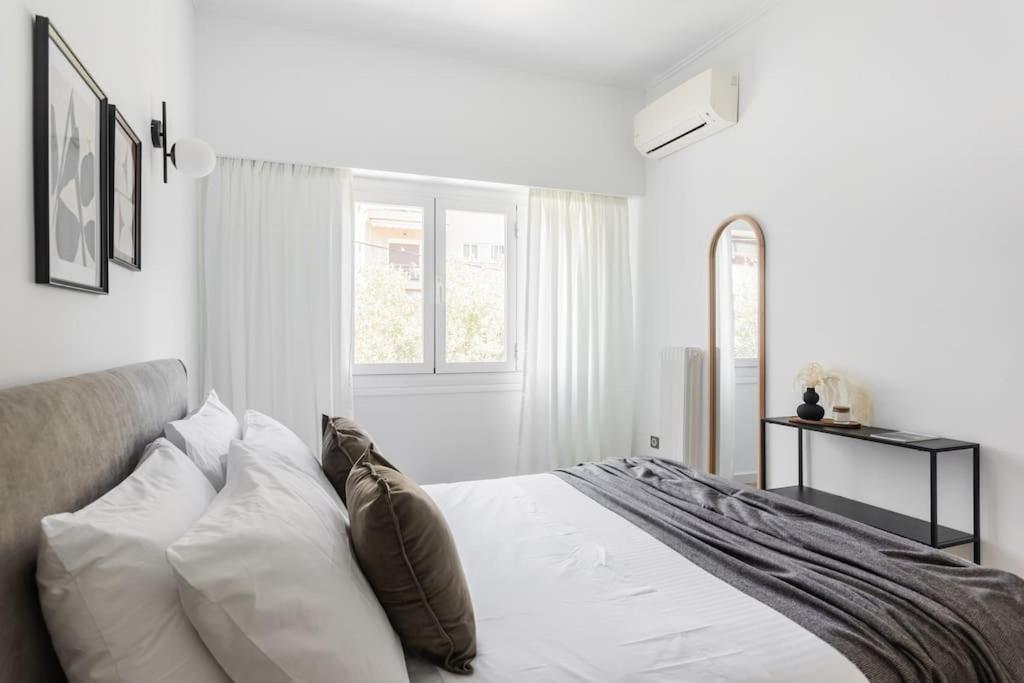 Breezy 2BR Apartment by Marina Flisvos by UPSTREET photo 3