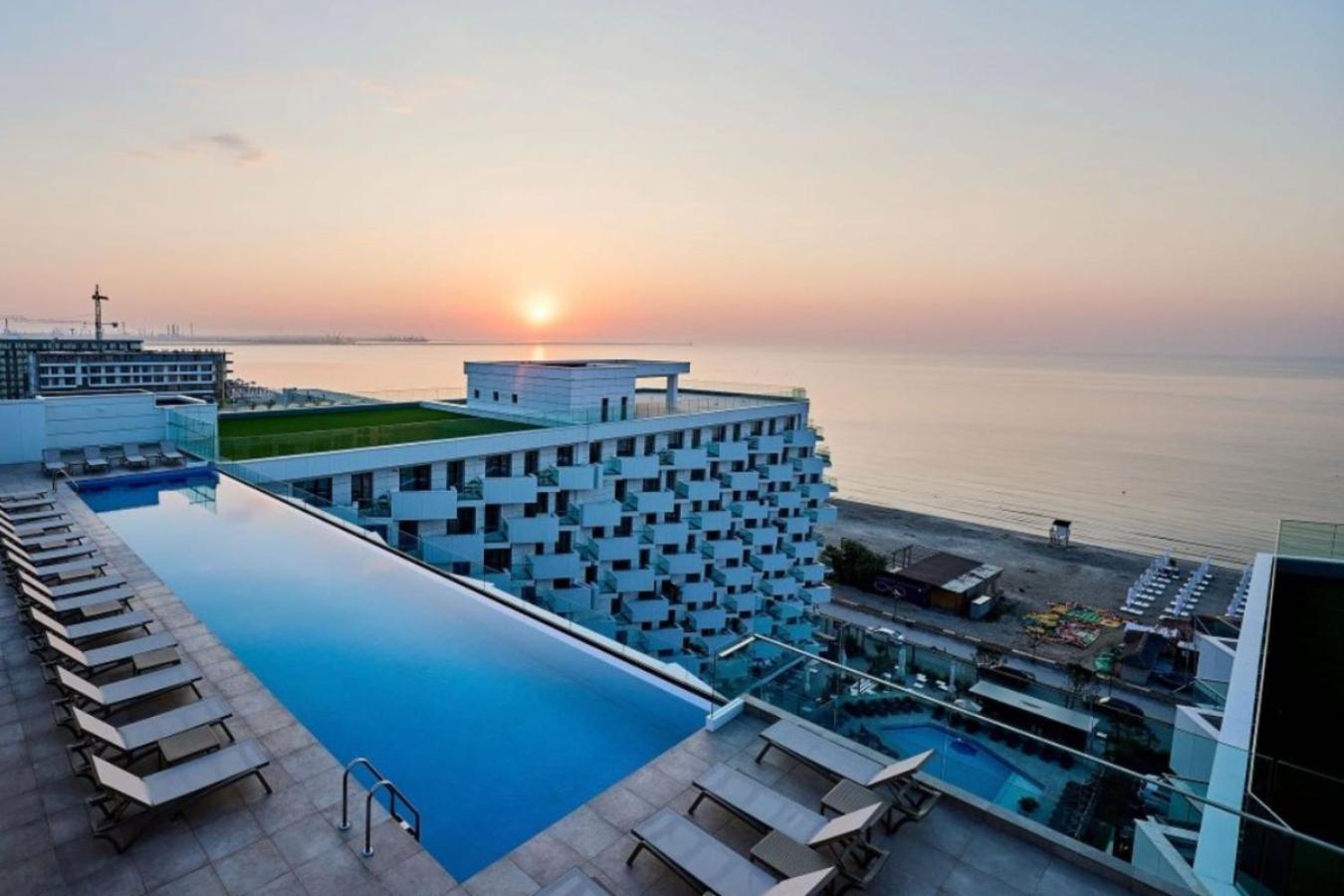 NOVSEE Infinity Pool & SPA view 2