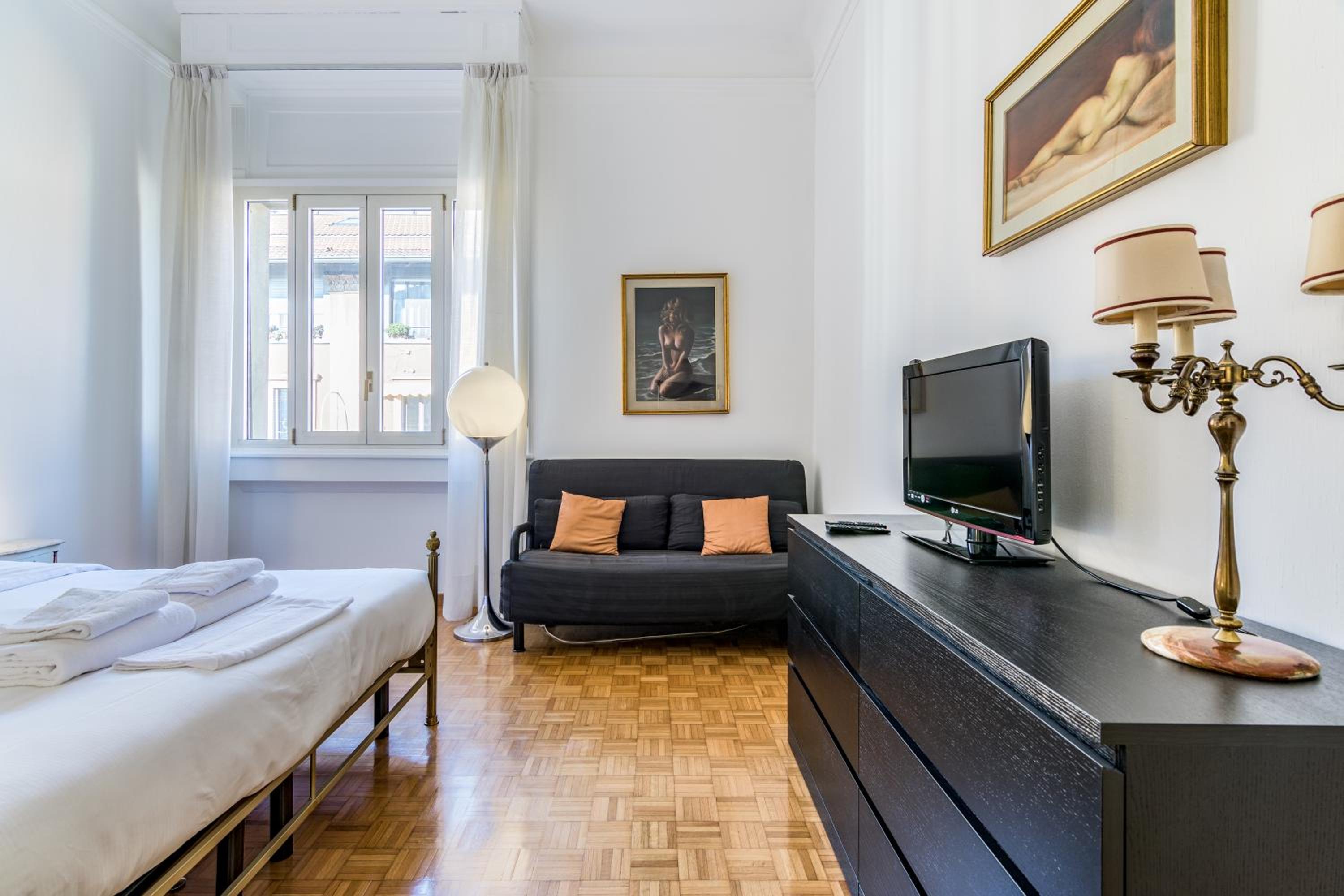 Huge Center Milan Guastalla Gardens 8PAX