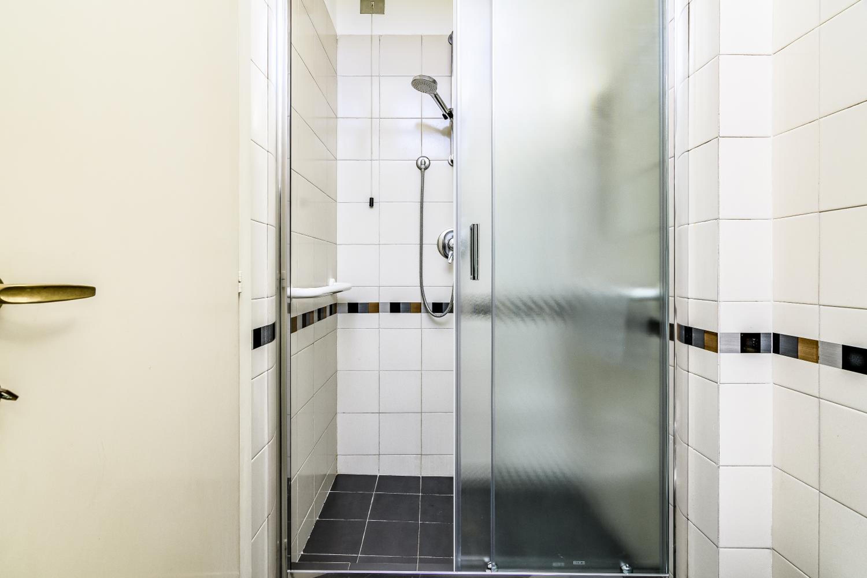 Huge Center Milan Guastalla Gardens 8PAX