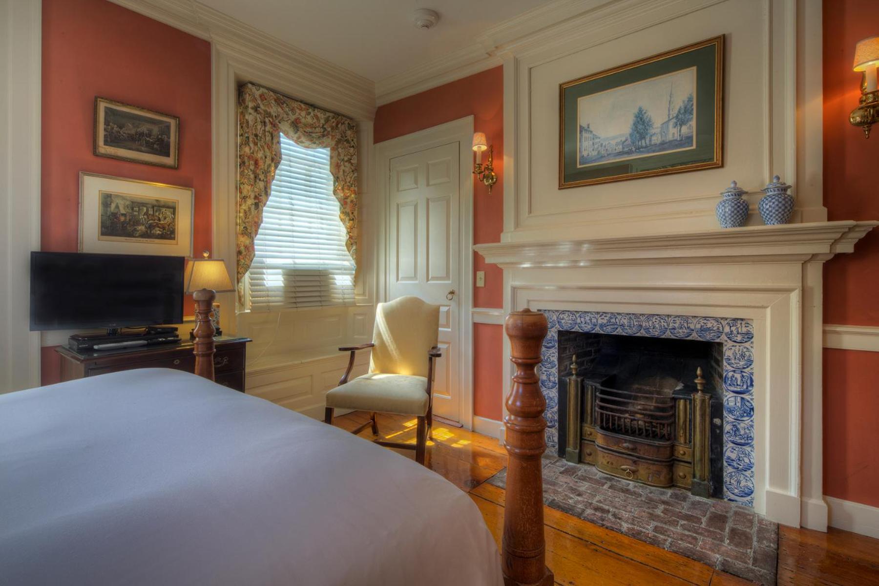 Francis Malbone House view 5