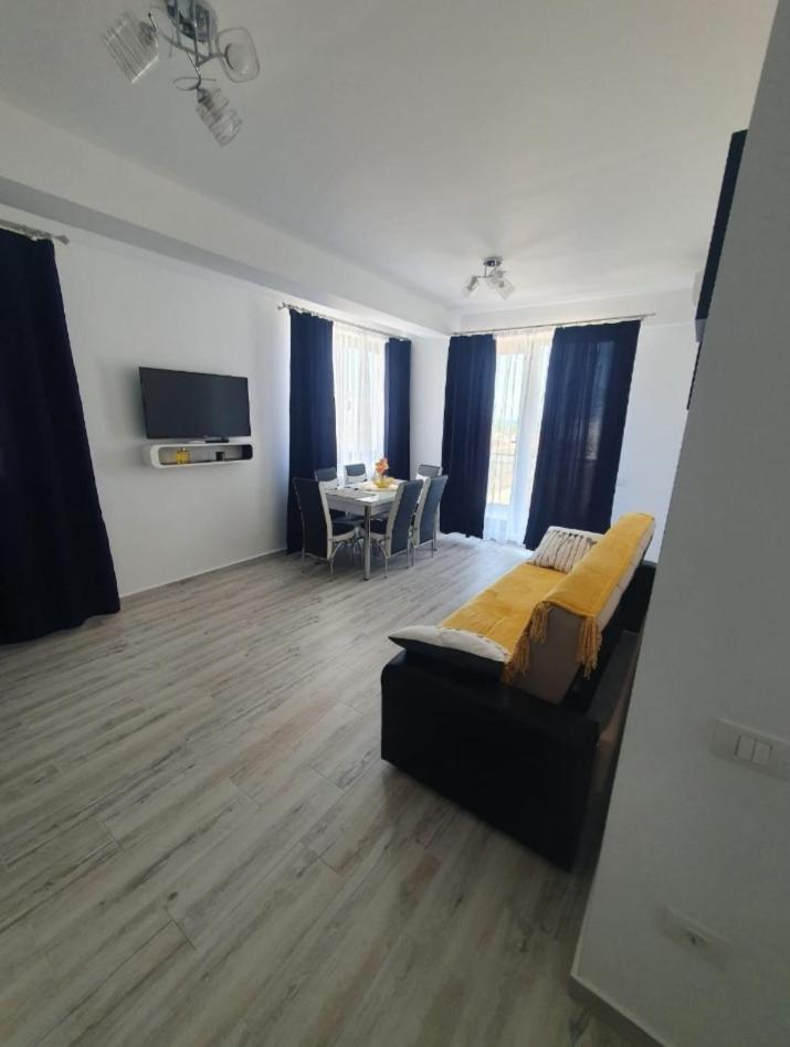 Amira Apartment