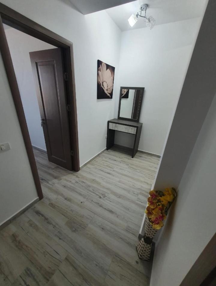 Amira Apartment