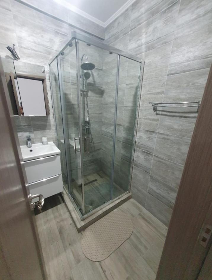 Amira Apartment