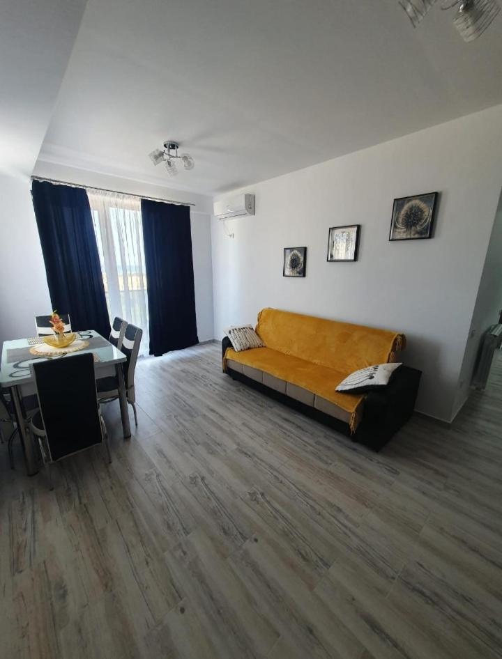Amira Apartment