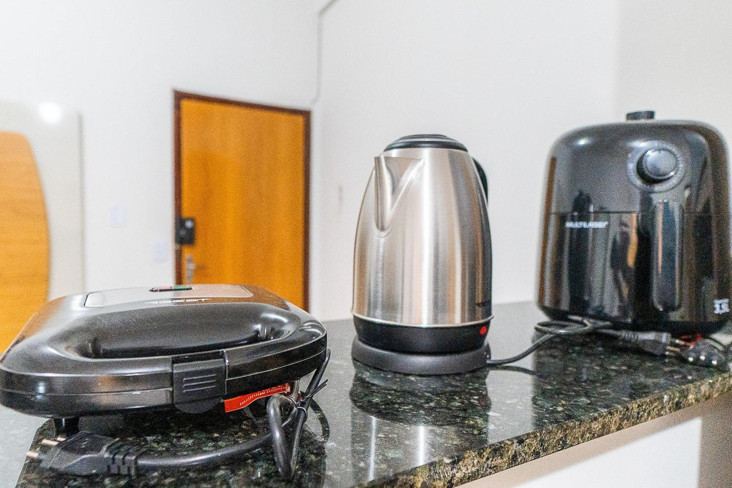 Apartamentos 2 qtos C/suite ,Cozinha Completa, Wi-Fi 1GIga, Jr Catito