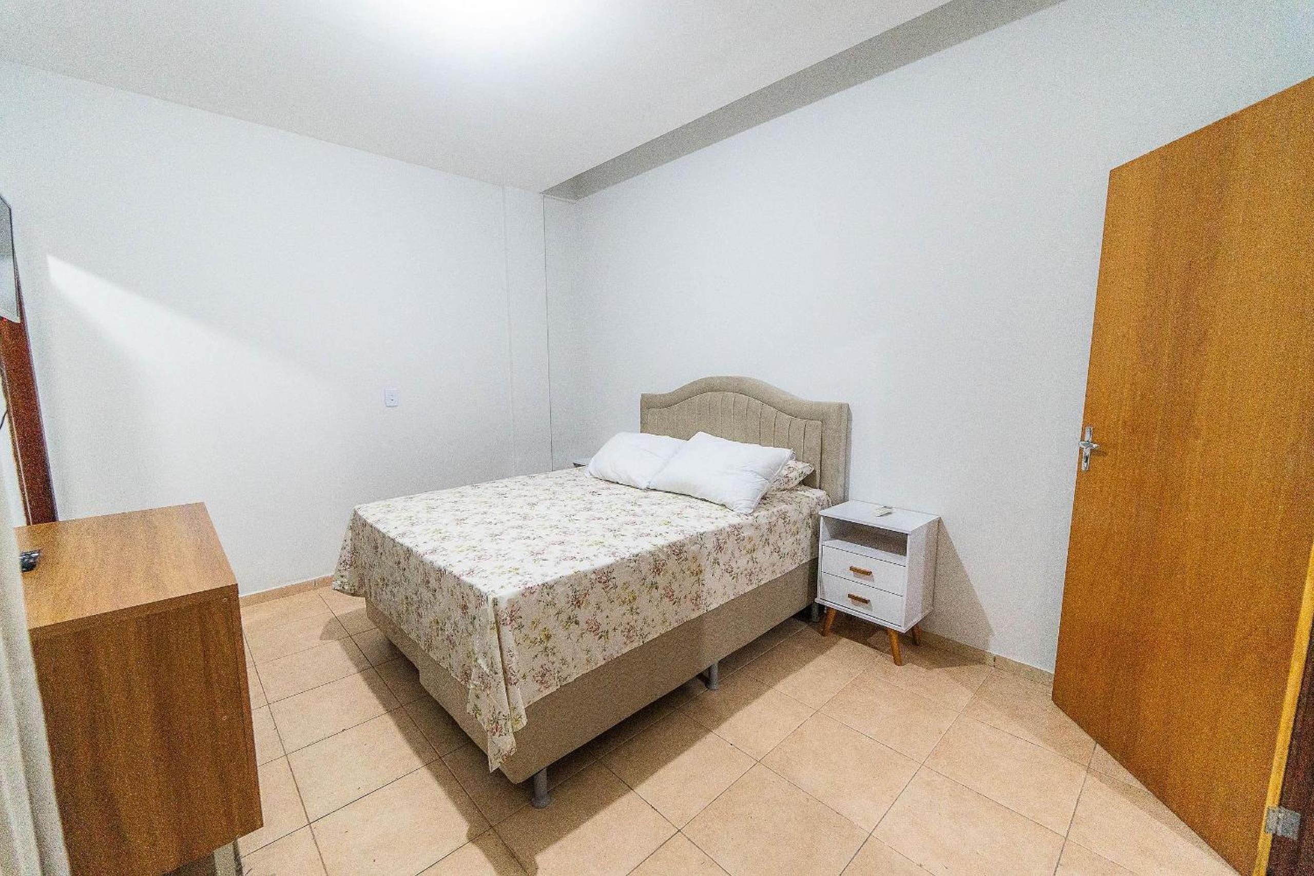 Apartamentos 2 qtos C/suite ,Cozinha Completa, Wi-Fi 1GIga, Jr Catito