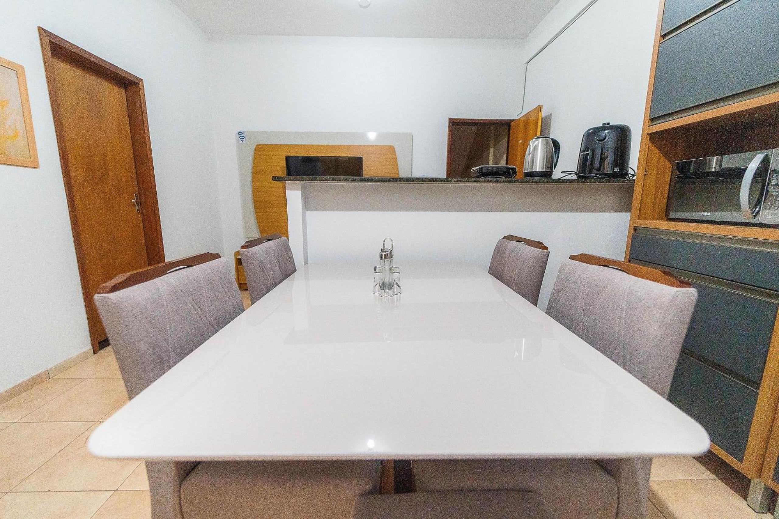 Apartamentos 2 qtos C/suite ,Cozinha Completa, Wi-Fi 1GIga, Jr Catito