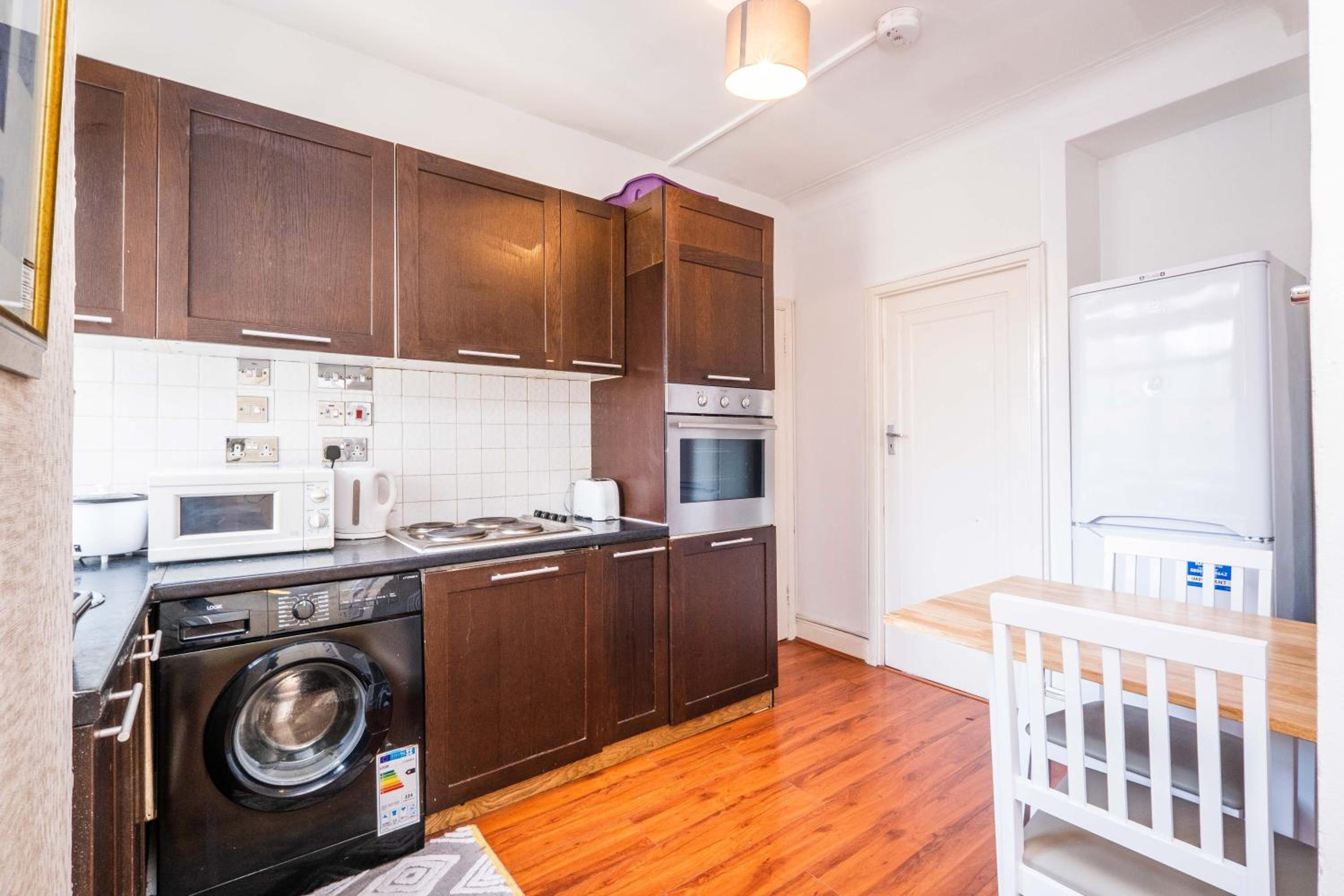 Classic Marble Arch Apartment